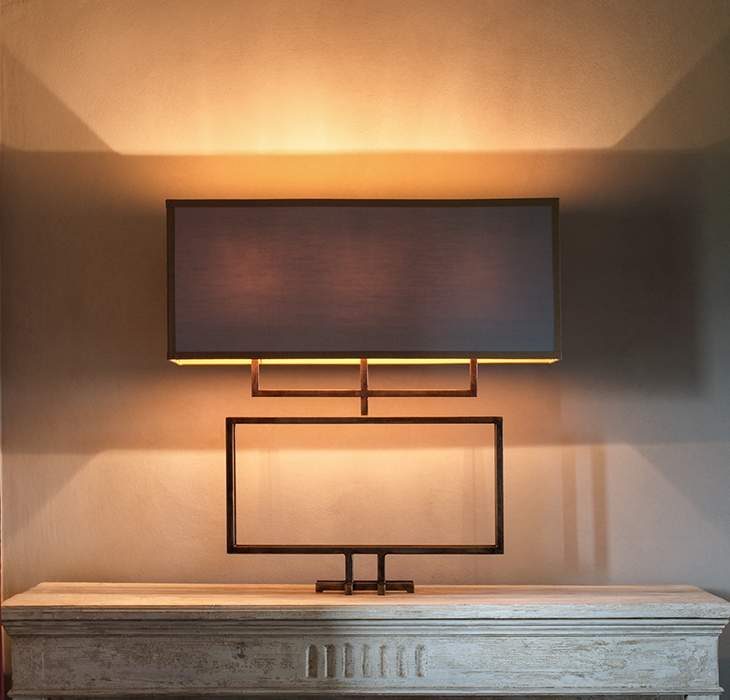 The claw table lamp 2023 horizontal 1