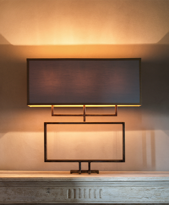 The claw table lamp preview 2