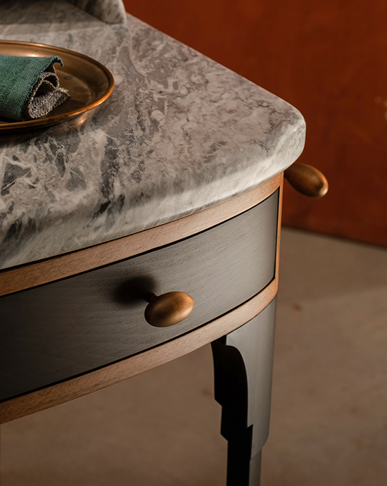 The dressing table details