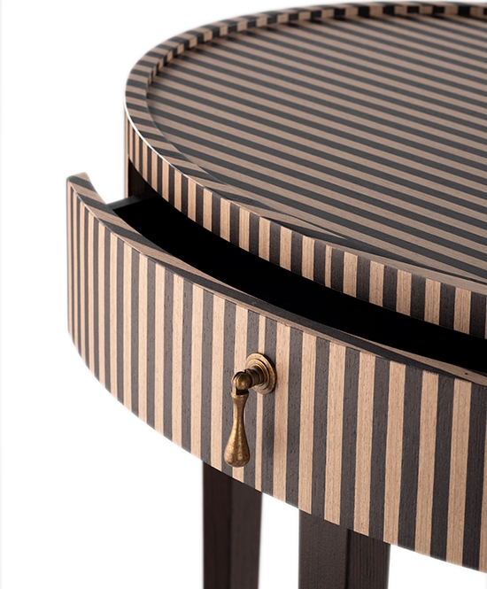 The oval side table preview 2