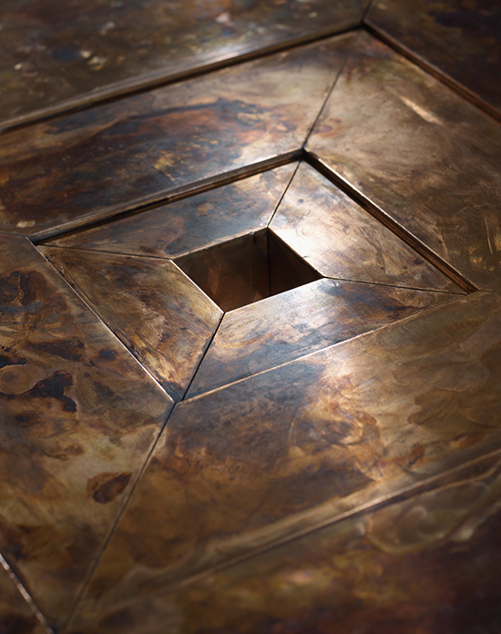 The timeless coffee table details